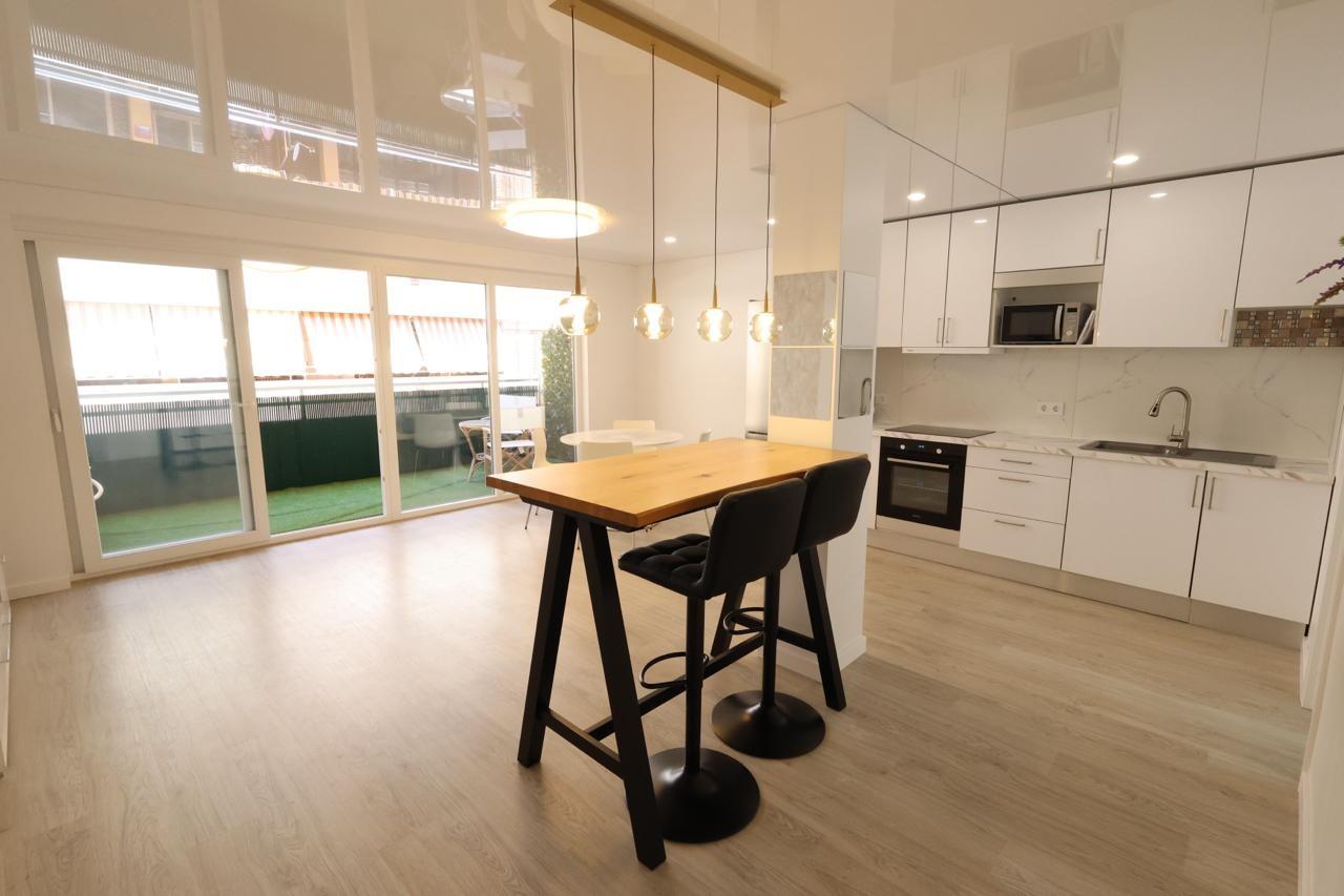 APARTAMENTO REFORMADO A ESTRENAR CON TERRAZA Y VISTAS AL MAR JUNTO A PLAYA DE LOS NÁUFRAGOS