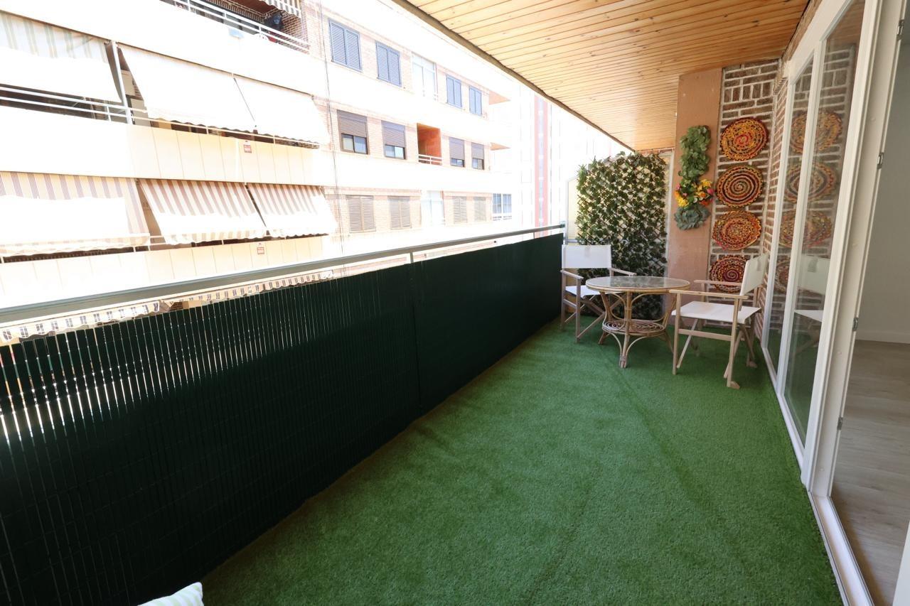 APARTAMENTO REFORMADO A ESTRENAR CON TERRAZA Y VISTAS AL MAR JUNTO A PLAYA DE LOS NÁUFRAGOS