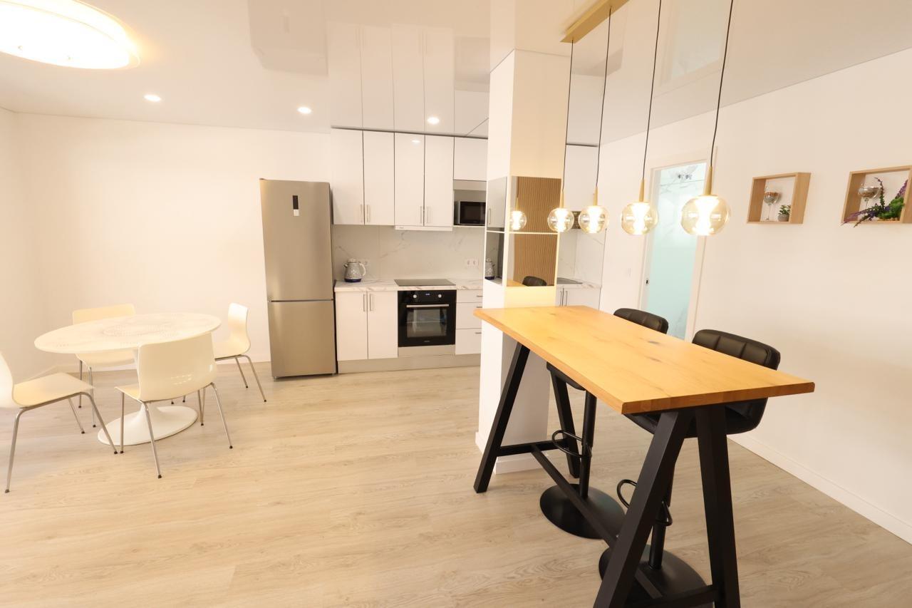 APARTAMENTO REFORMADO A ESTRENAR CON TERRAZA Y VISTAS AL MAR JUNTO A PLAYA DE LOS NÁUFRAGOS