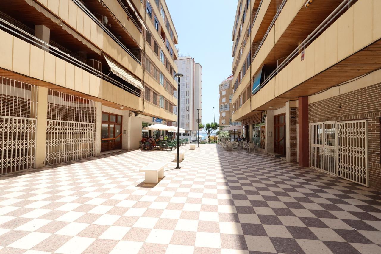 APARTAMENTO REFORMADO A ESTRENAR CON TERRAZA Y VISTAS AL MAR JUNTO A PLAYA DE LOS NÁUFRAGOS