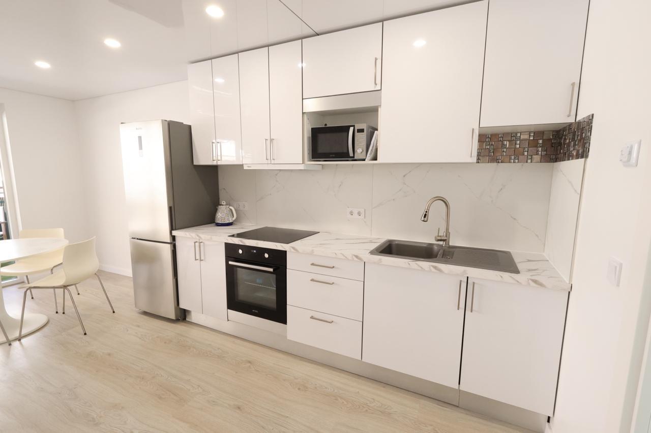 APARTAMENTO REFORMADO A ESTRENAR CON TERRAZA Y VISTAS AL MAR JUNTO A PLAYA DE LOS NÁUFRAGOS