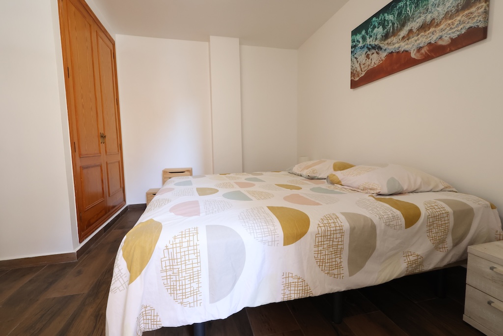 AMPLIO APARTAMENTO DE 3 DORMITORIOS Y 3 BAÑOS CON TRES TERRAZAS Y PISCINA COMUNITARIA