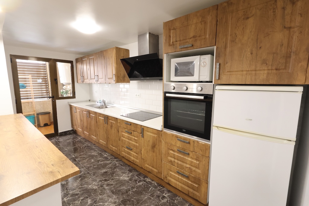 AMPLIO APARTAMENTO DE 3 DORMITORIOS Y 3 BAÑOS CON TRES TERRAZAS Y PISCINA COMUNITARIA
