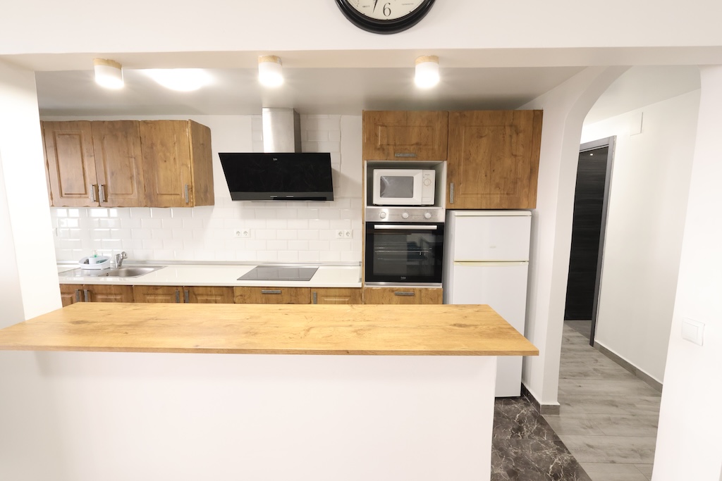 AMPLIO APARTAMENTO DE 3 DORMITORIOS Y 3 BAÑOS CON TRES TERRAZAS Y PISCINA COMUNITARIA