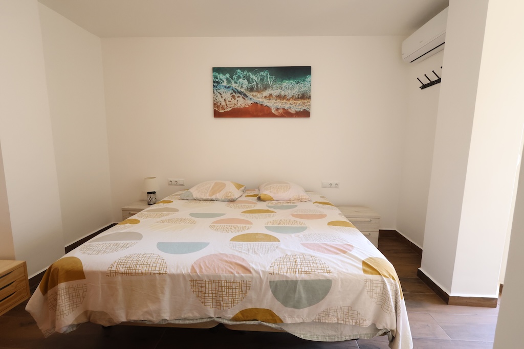 AMPLIO APARTAMENTO DE 3 DORMITORIOS Y 3 BAÑOS CON TRES TERRAZAS Y PISCINA COMUNITARIA