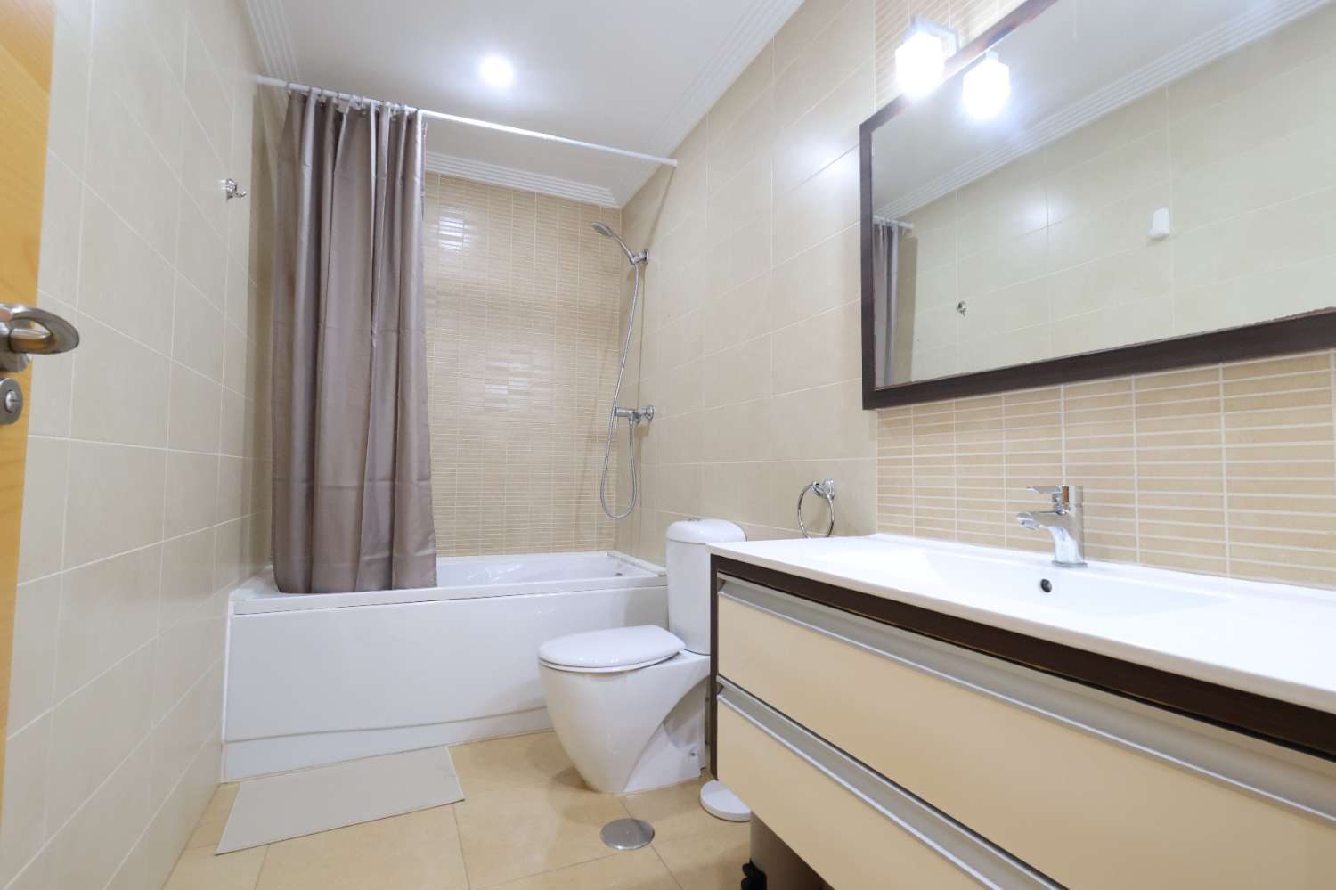 APARTAMENTO CON VISTAS AL MAR, GARAJE Y EXCLUSIVA ZONA SPA EN LOMAS DE CABO ROIG