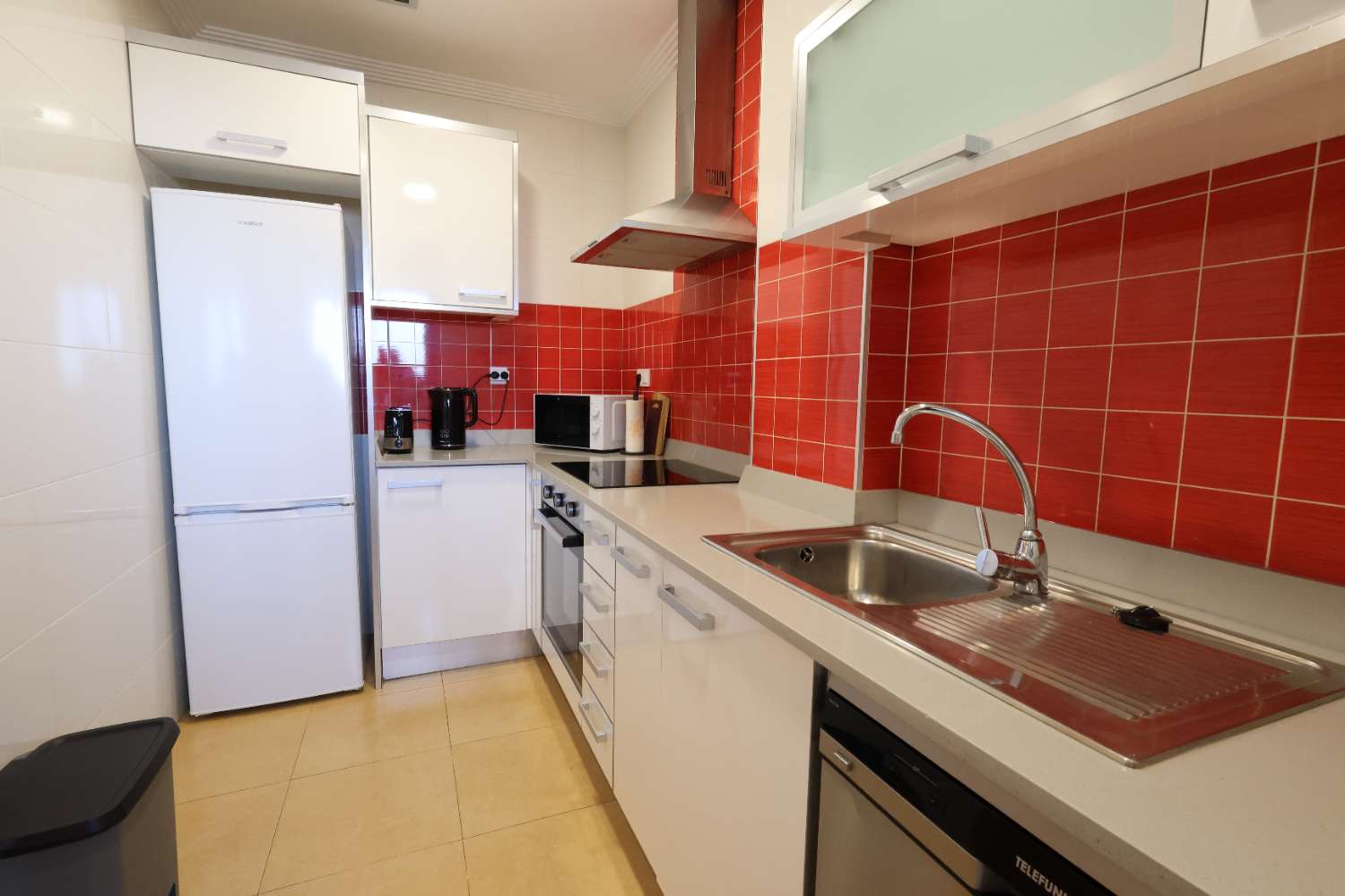 APARTAMENTO CON VISTAS AL MAR, GARAJE Y EXCLUSIVA ZONA SPA EN LOMAS DE CABO ROIG