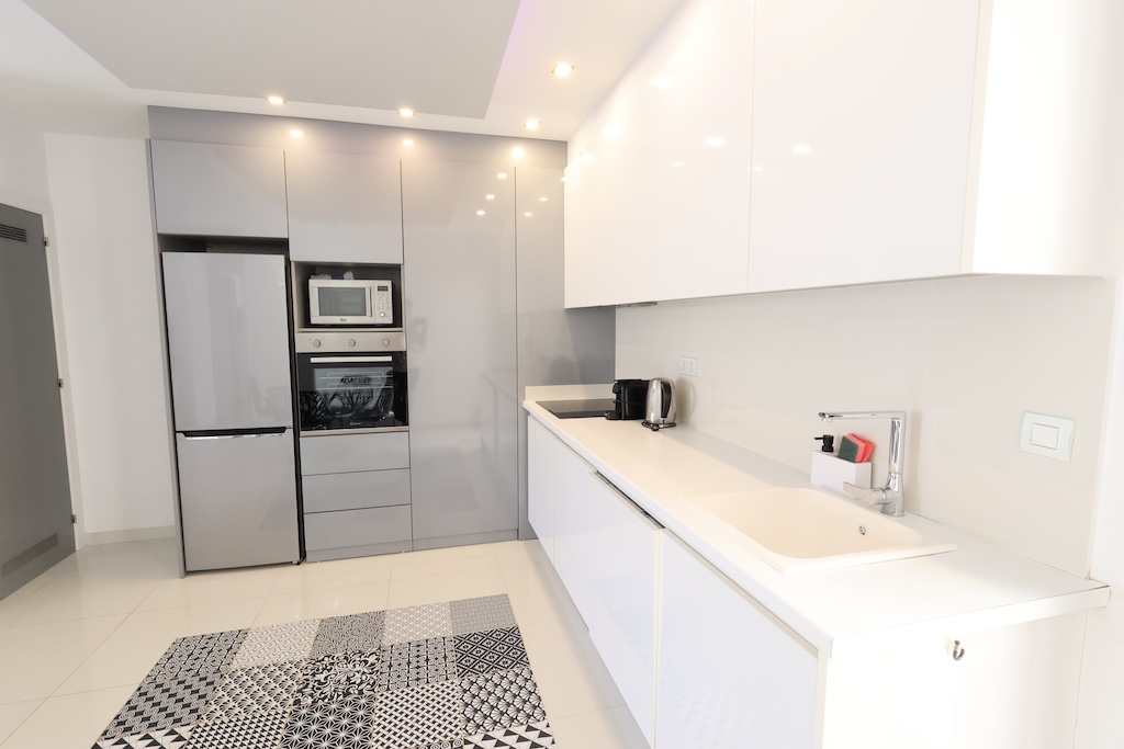 APARTAMENTO EN PLANTA BAJA ORIENTACIÓN SUR FRENTE A LAS PISCINAS EN TORRE DE LA HORADADA