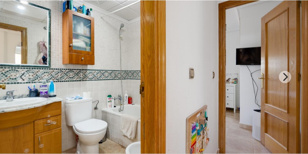 ESPECTACULAR CHALET INDEPENDIENTE EN PARCELA DE 502 M² CON PISCINA PRIVADA, SOLÁRIUM Y ORIENTACIÓN SUROESTE