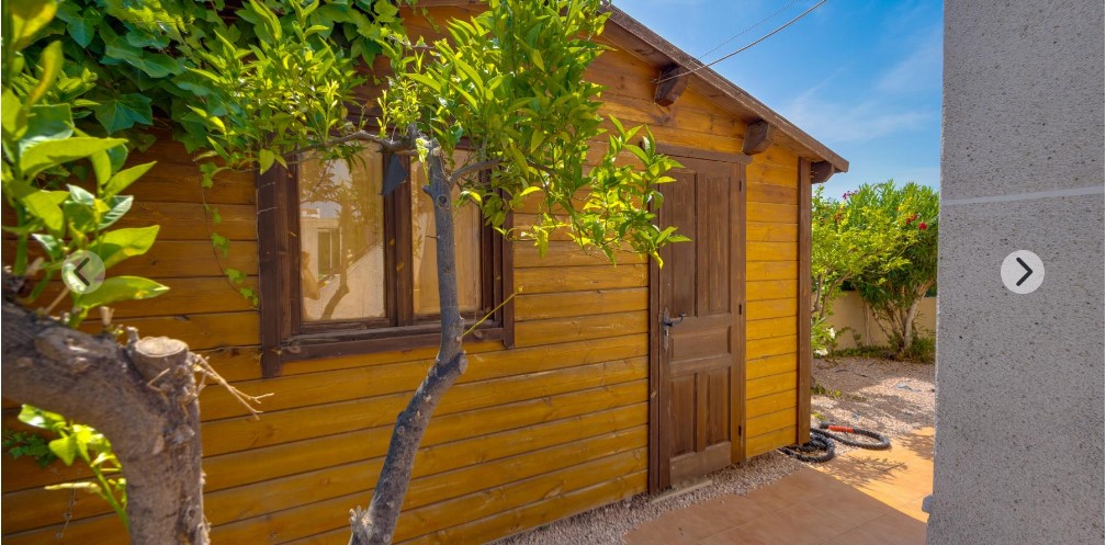 ESPECTACULAR CHALET INDEPENDIENTE EN PARCELA DE 502 M² CON PISCINA PRIVADA, SOLÁRIUM Y ORIENTACIÓN SUROESTE