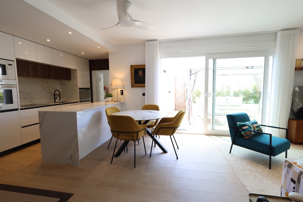ÁTICO DE LUJO EN LA FINCA GOLF CON SOLÁRIUM PRIVADO DE 88 M², 3 DORMITORIOS, GARAJE Y PISCINA
