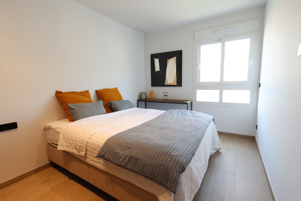 ÁTICO DE LUJO EN LA FINCA GOLF CON SOLÁRIUM PRIVADO DE 88 M², 3 DORMITORIOS, GARAJE Y PISCINA