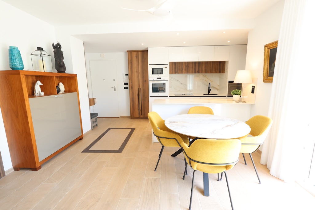 ÁTICO DE LUJO EN LA FINCA GOLF CON SOLÁRIUM PRIVADO DE 88 M², 3 DORMITORIOS, GARAJE Y PISCINA