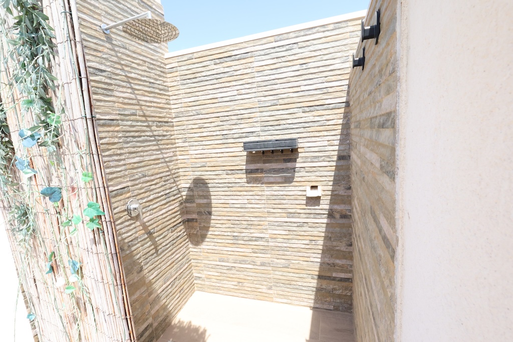 ÁTICO DE LUJO EN LA FINCA GOLF CON SOLÁRIUM PRIVADO DE 88 M², 3 DORMITORIOS, GARAJE Y PISCINA