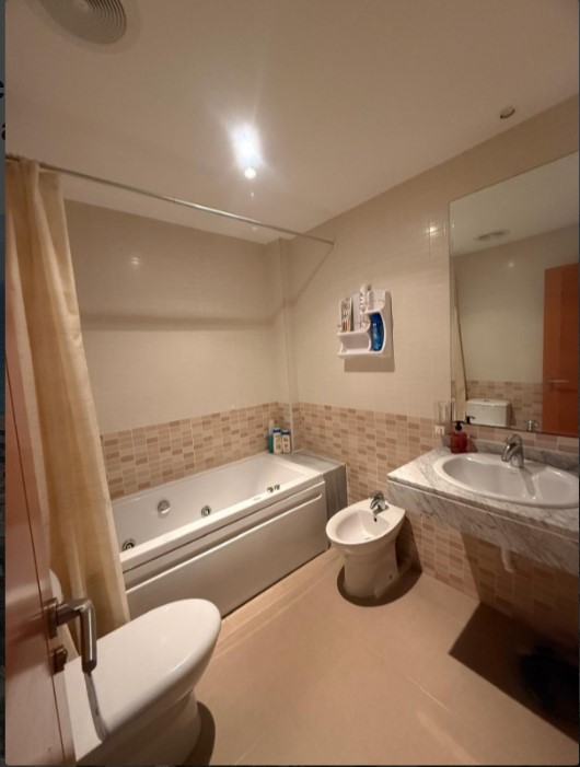ÁTICO EXCLUSIVO EN LAS ATALAYAS CON VISTAS AL MAR, SOLÁRIUM PRIVADO DE 120 M², GARAJE Y SEGURIDAD 24 HORAS