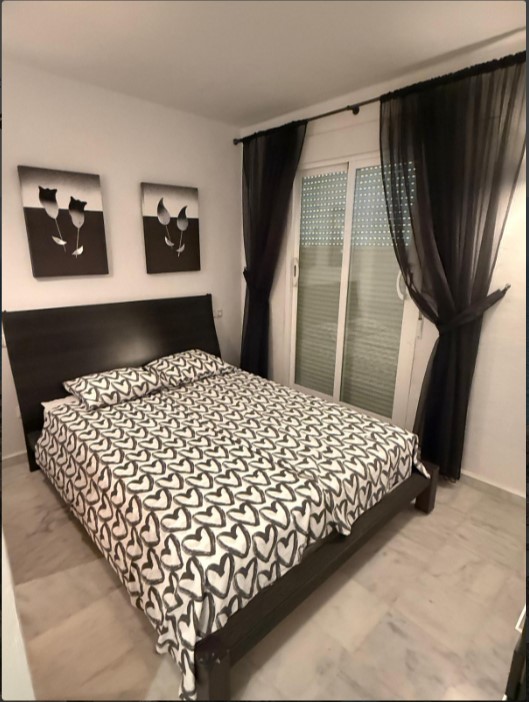 ÁTICO EXCLUSIVO EN LAS ATALAYAS CON VISTAS AL MAR, SOLÁRIUM PRIVADO DE 120 M², GARAJE Y SEGURIDAD 24 HORAS