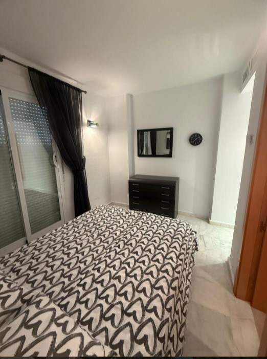 ÁTICO EXCLUSIVO EN LAS ATALAYAS CON VISTAS AL MAR, SOLÁRIUM PRIVADO DE 120 M², GARAJE Y SEGURIDAD 24 HORAS