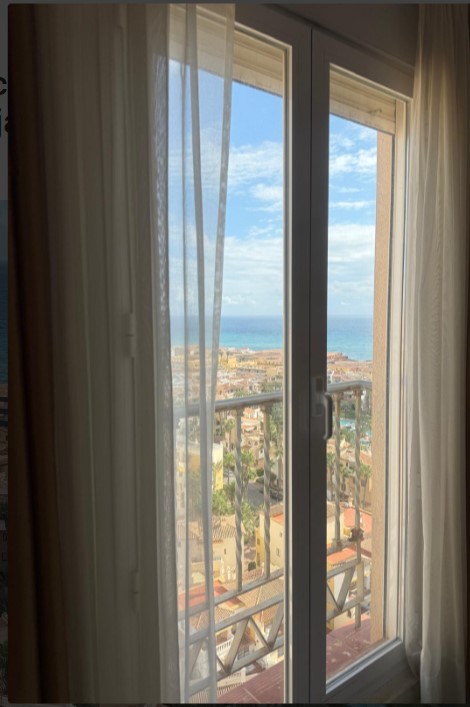 ÁTICO EXCLUSIVO EN LAS ATALAYAS CON VISTAS AL MAR, SOLÁRIUM PRIVADO DE 120 M², GARAJE Y SEGURIDAD 24 HORAS