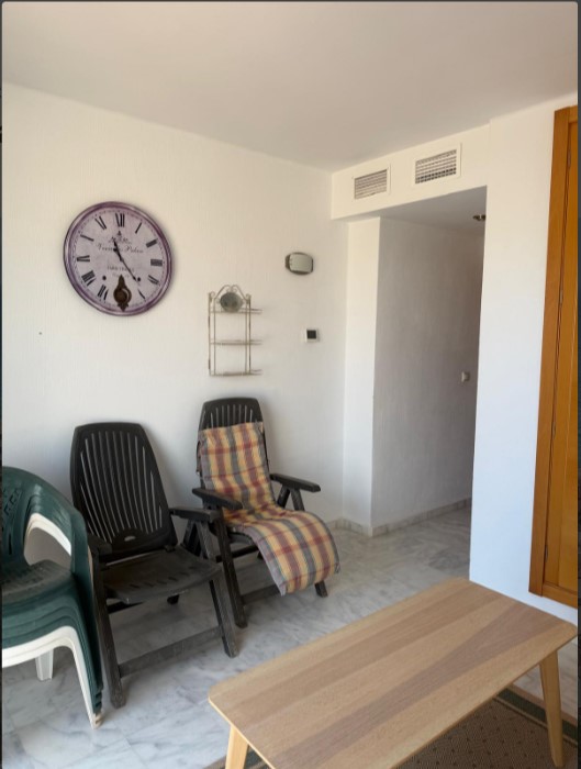 ÁTICO EXCLUSIVO EN LAS ATALAYAS CON VISTAS AL MAR, SOLÁRIUM PRIVADO DE 120 M², GARAJE Y SEGURIDAD 24 HORAS