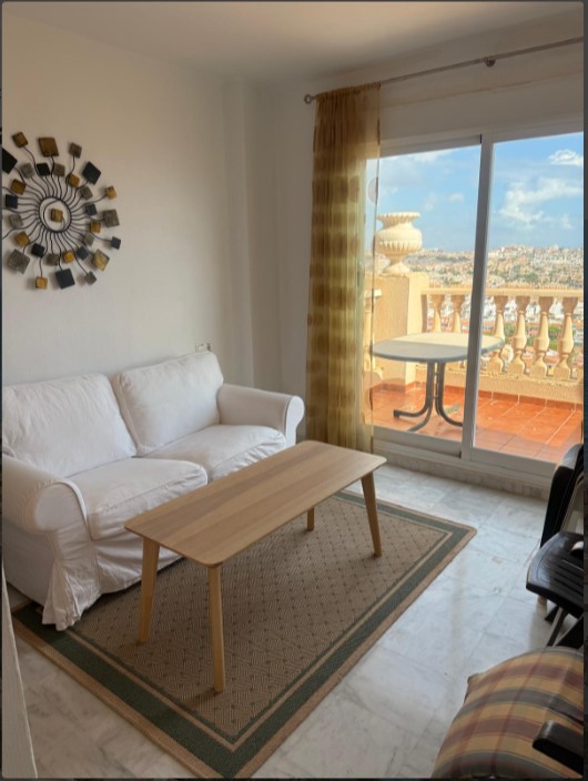ÁTICO EXCLUSIVO EN LAS ATALAYAS CON VISTAS AL MAR, SOLÁRIUM PRIVADO DE 120 M², GARAJE Y SEGURIDAD 24 HORAS