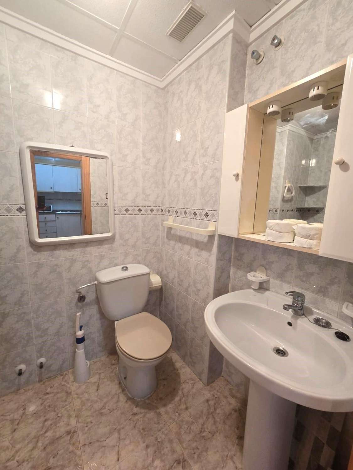 APARTAMENTO A 750 METROS DE LA PLAYA DEL CURA CON TERRAZA ACRISTALADA Y EXCELENTE UBICACIÓN