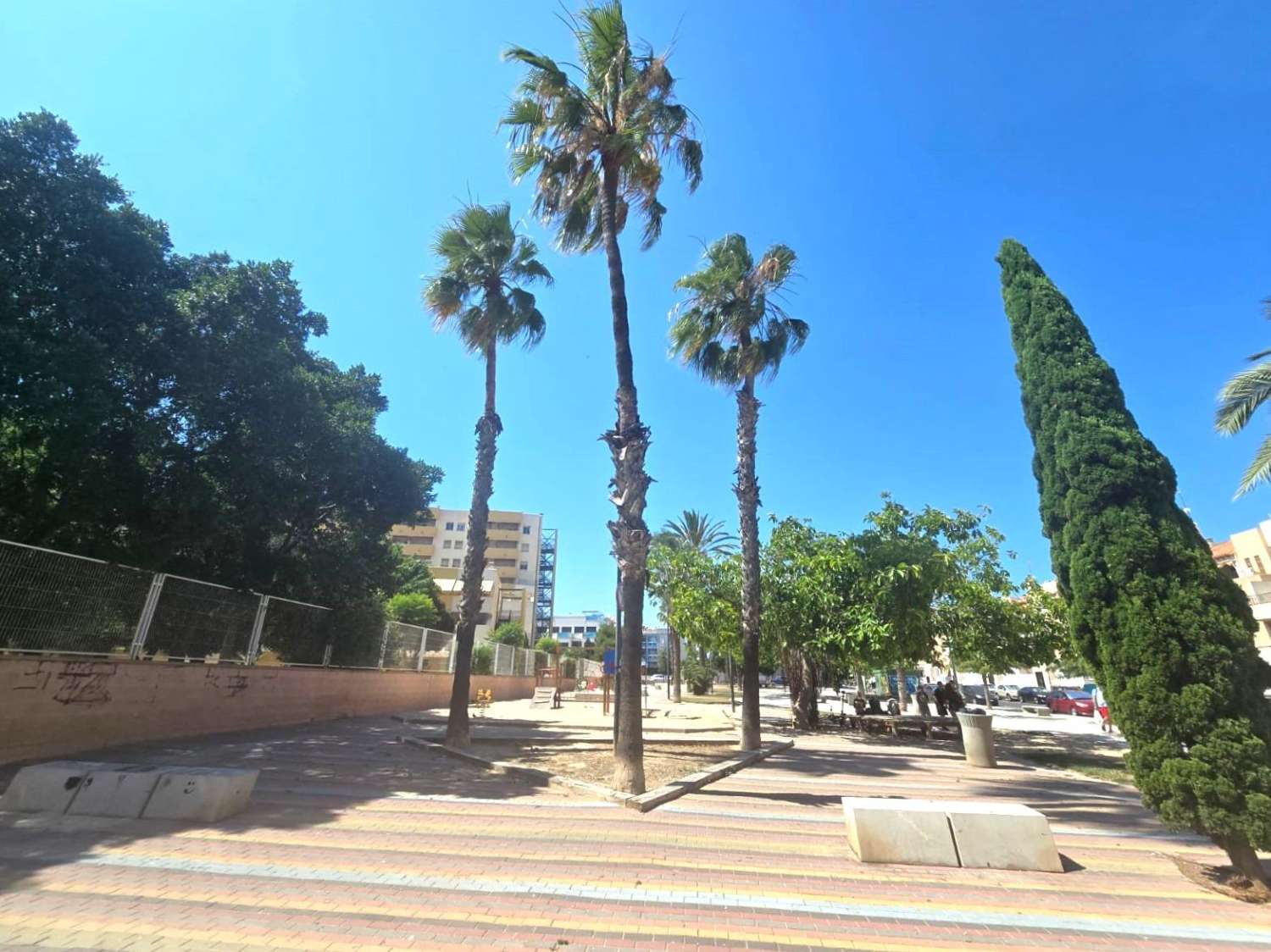APARTAMENTO A 750 METROS DE LA PLAYA DEL CURA CON TERRAZA ACRISTALADA Y EXCELENTE UBICACIÓN