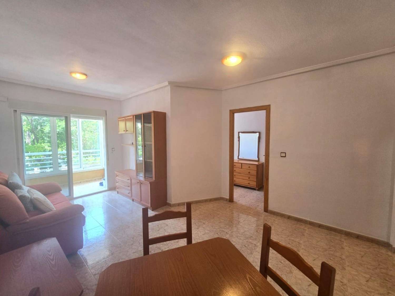 APARTAMENTO A 750 METROS DE LA PLAYA DEL CURA CON TERRAZA ACRISTALADA Y EXCELENTE UBICACIÓN