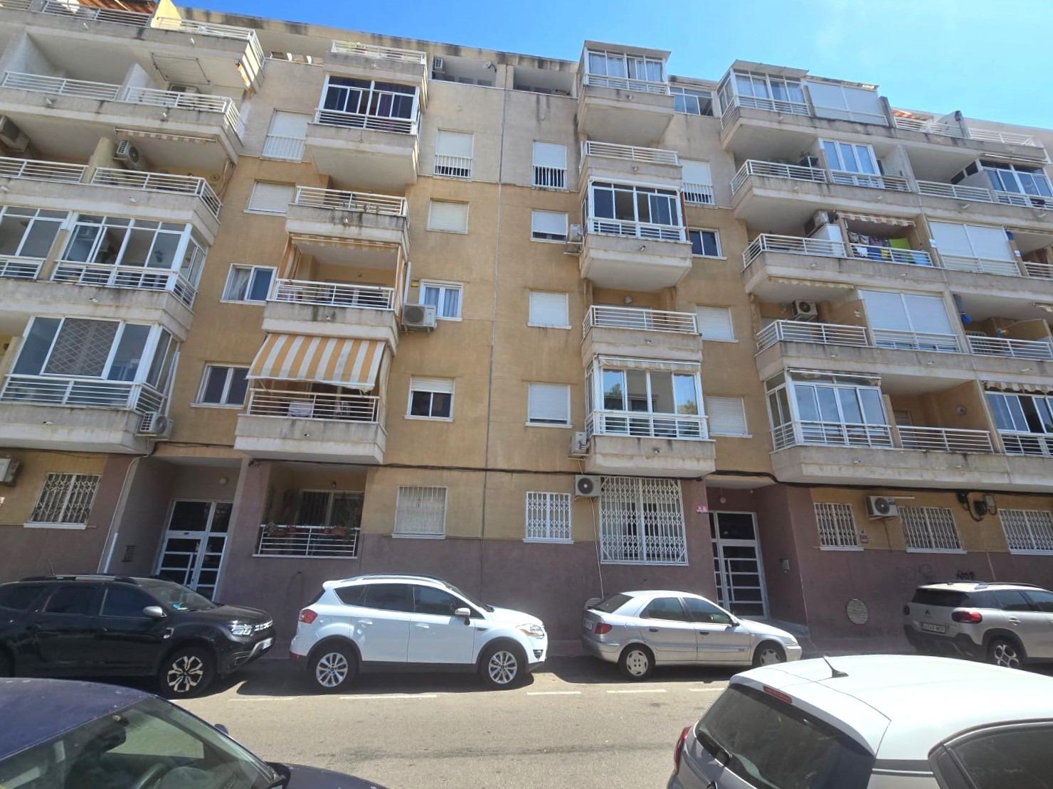 APARTAMENTO A 750 METROS DE LA PLAYA DEL CURA CON TERRAZA ACRISTALADA Y EXCELENTE UBICACIÓN