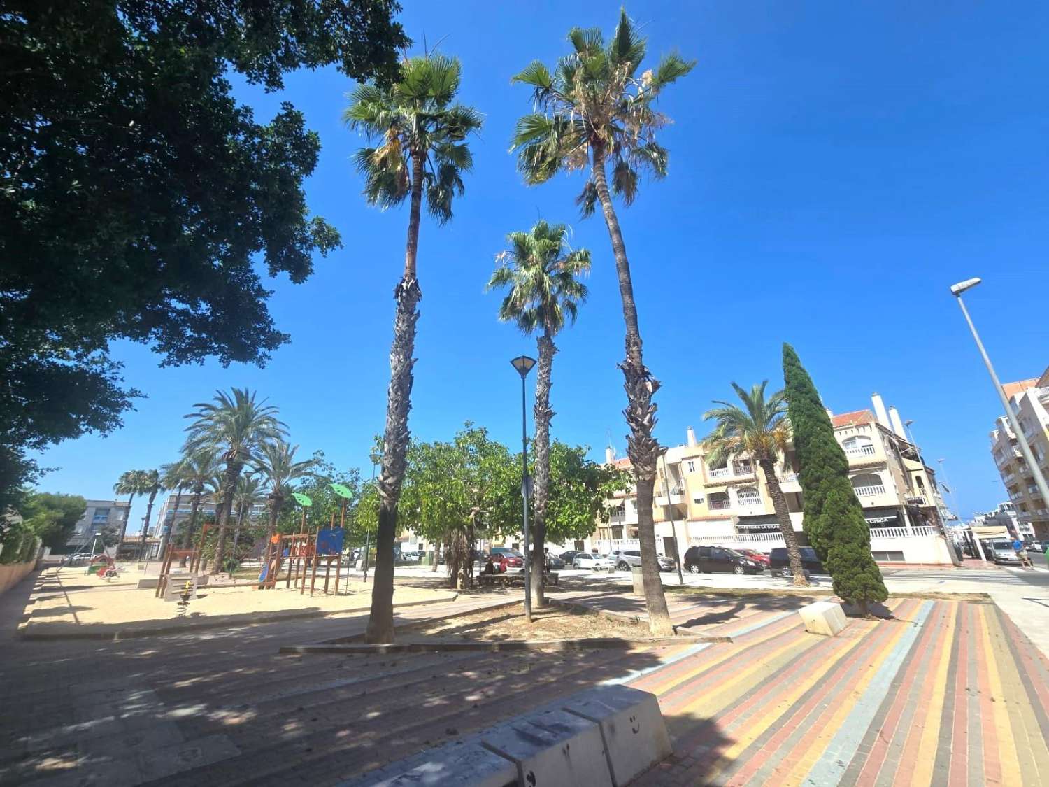 APARTAMENTO A 750 METROS DE LA PLAYA DEL CURA CON TERRAZA ACRISTALADA Y EXCELENTE UBICACIÓN