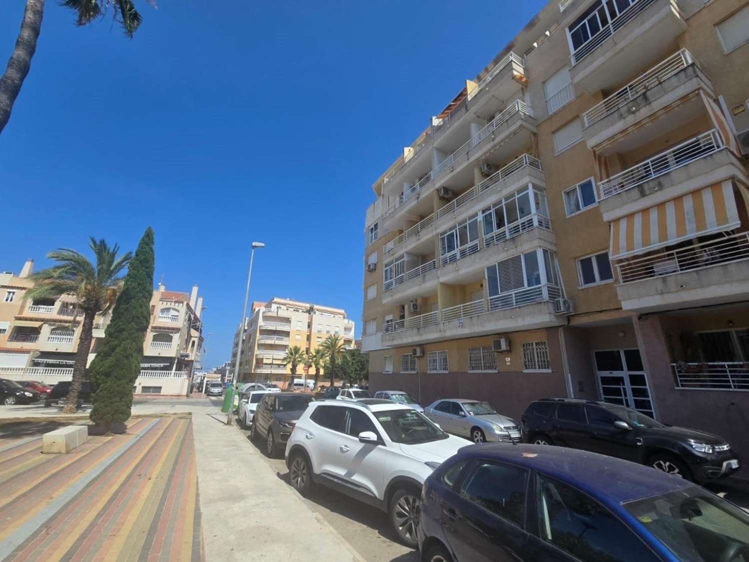 APARTAMENTO A 750 METROS DE LA PLAYA DEL CURA CON TERRAZA ACRISTALADA Y EXCELENTE UBICACIÓN
