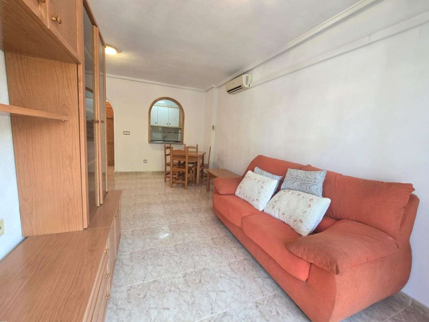 APARTAMENTO A 750 METROS DE LA PLAYA DEL CURA CON TERRAZA ACRISTALADA Y EXCELENTE UBICACIÓN