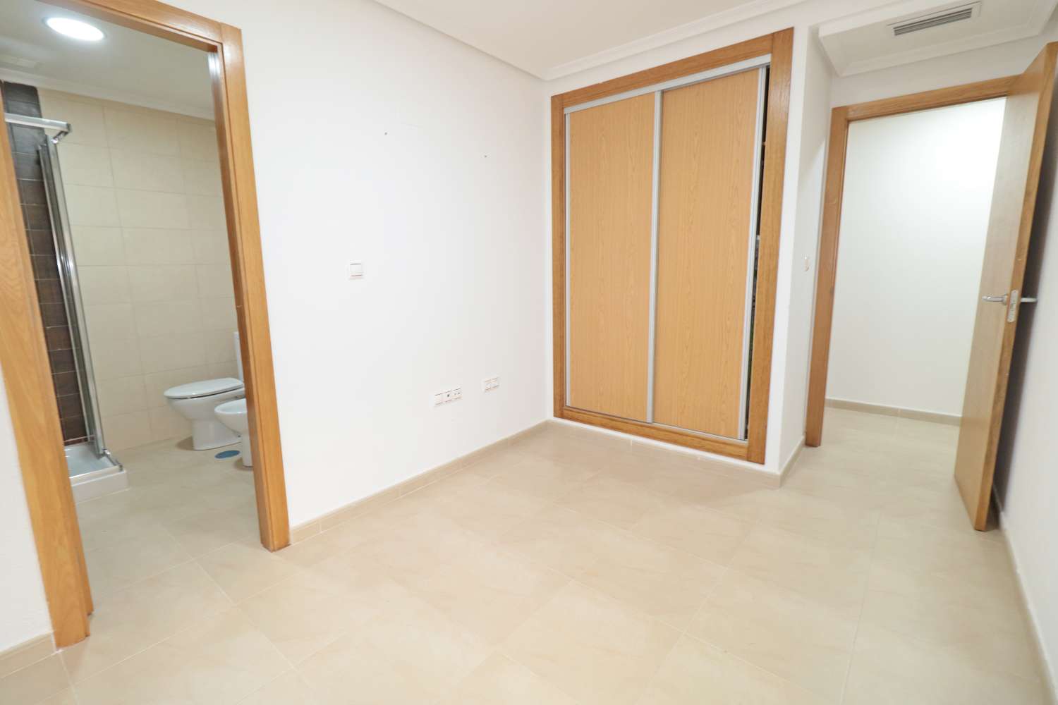 ESPECTACULAR APARTAMENTO TOTALMENTE REFORMADO DE 4 DORMITORIOS A SOLO 200 METROS DEL MAR EN ACEQUIÓN