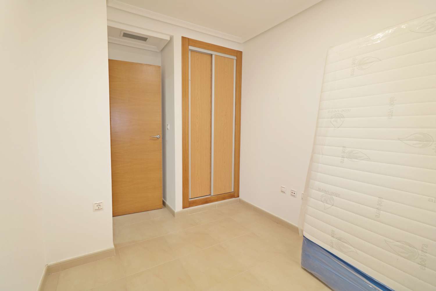 ESPECTACULAR APARTAMENTO TOTALMENTE REFORMADO DE 4 DORMITORIOS A SOLO 200 METROS DEL MAR EN ACEQUIÓN