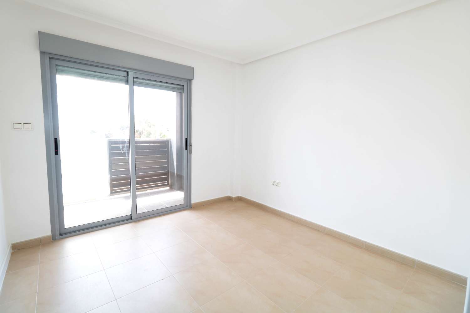 ESPECTACULAR APARTAMENTO TOTALMENTE REFORMADO DE 4 DORMITORIOS A SOLO 200 METROS DEL MAR EN ACEQUIÓN