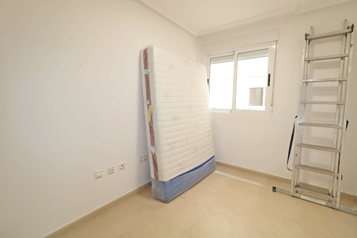 ESPECTACULAR APARTAMENTO TOTALMENTE REFORMADO DE 4 DORMITORIOS A SOLO 200 METROS DEL MAR EN ACEQUIÓN
