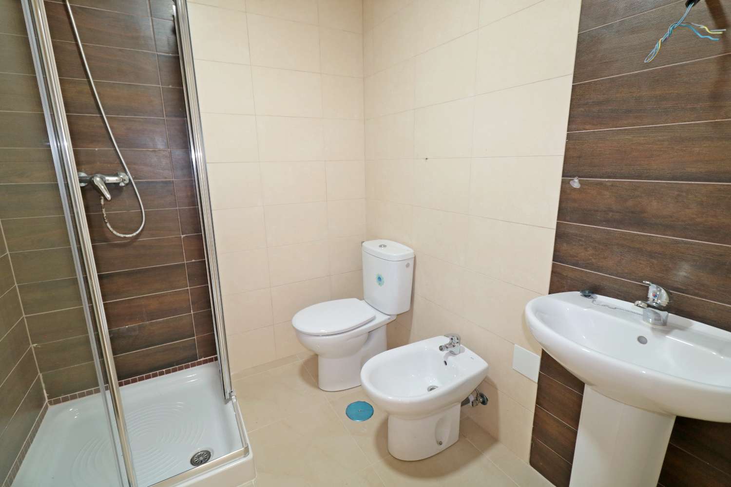 ESPECTACULAR APARTAMENTO TOTALMENTE REFORMADO DE 4 DORMITORIOS A SOLO 200 METROS DEL MAR EN ACEQUIÓN