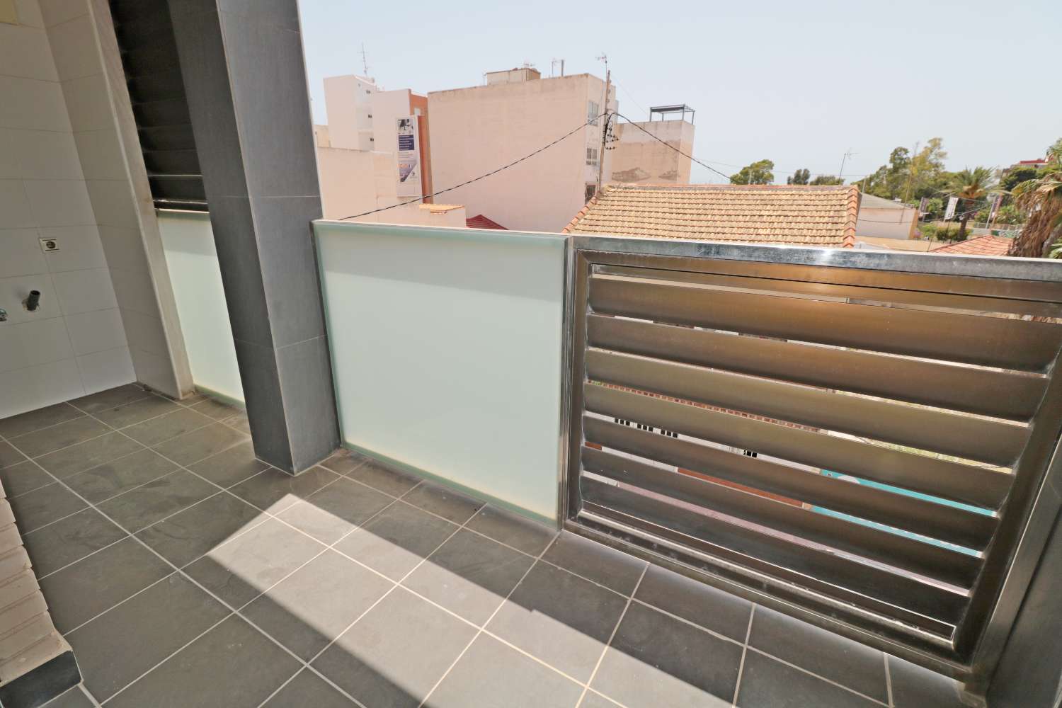 ESPECTACULAR APARTAMENTO TOTALMENTE REFORMADO DE 4 DORMITORIOS A SOLO 200 METROS DEL MAR EN ACEQUIÓN