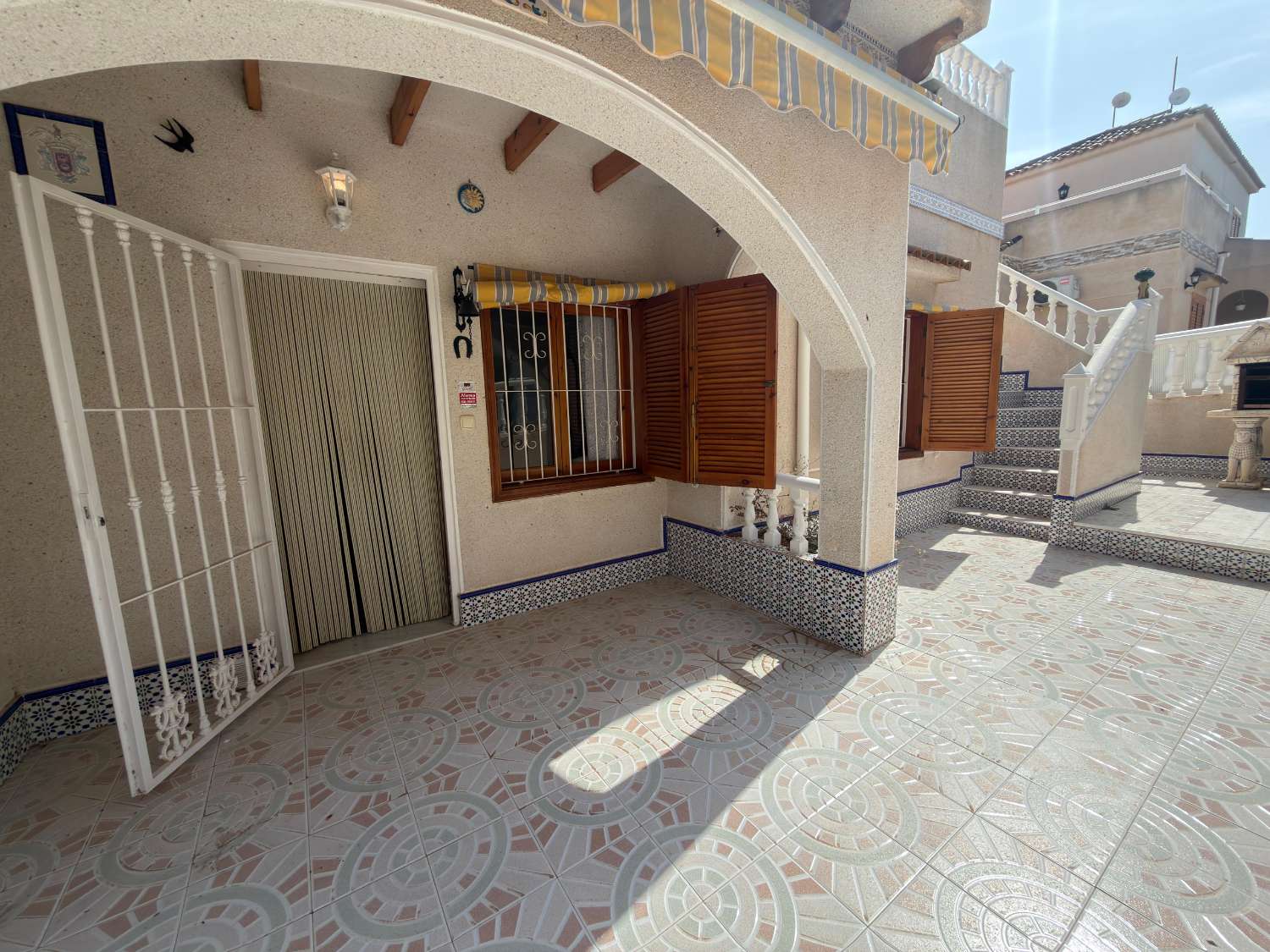 EXCLUSIVO CHALET DÚPLEX CON SOLÁRIUM, BARBACOA, LOFT INDEPENDIENTE Y VISTAS A LA PISCINA EN LOS ALTOS