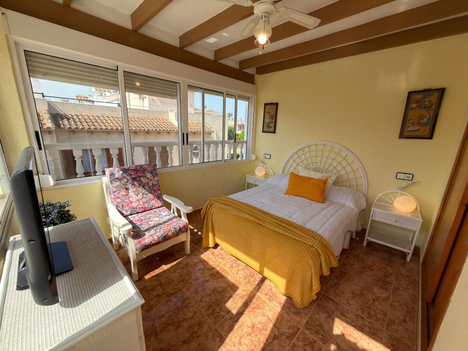 EXCLUSIVO CHALET DÚPLEX CON SOLÁRIUM, BARBACOA, LOFT INDEPENDIENTE Y VISTAS A LA PISCINA EN LOS ALTOS