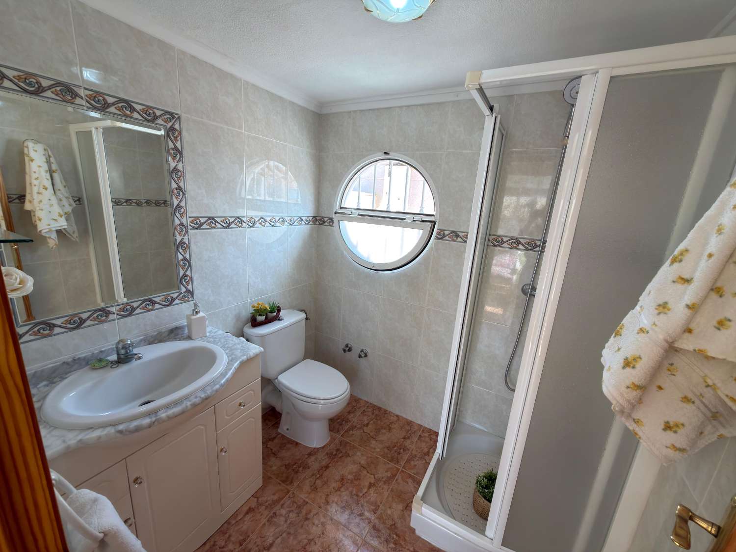 EXCLUSIVO CHALET DÚPLEX CON SOLÁRIUM, BARBACOA, LOFT INDEPENDIENTE Y VISTAS A LA PISCINA EN LOS ALTOS