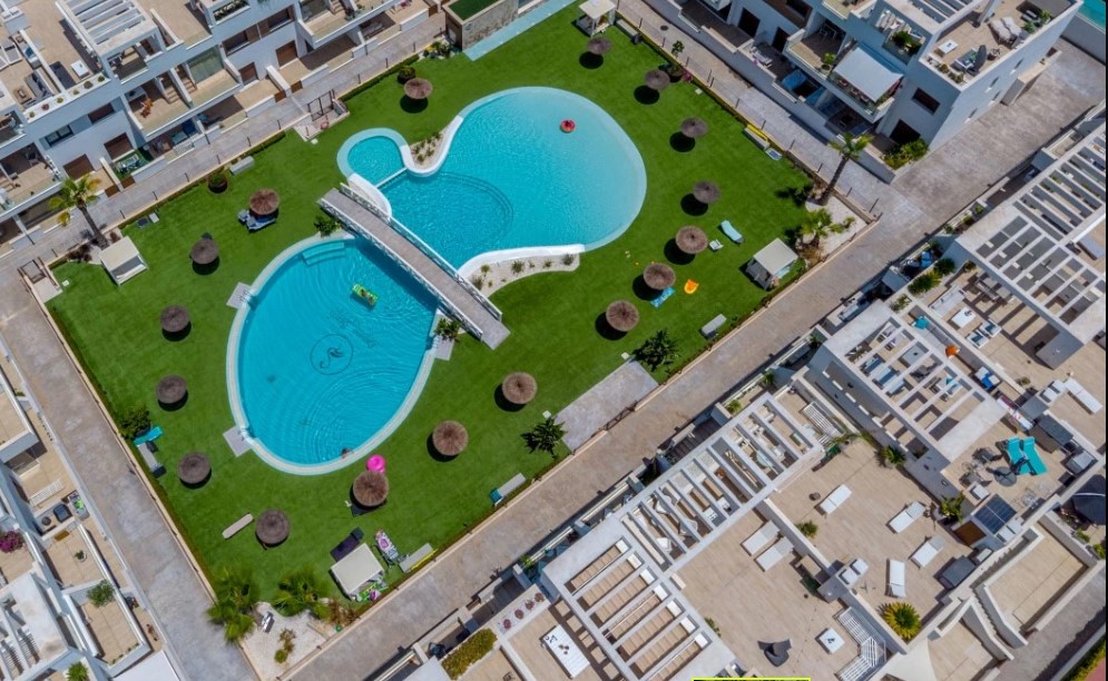 EXCLUSIVE MODERN VILLA WITH PRIVATE POOL, SOLARIUM AND PLOT ON LOS BALCONES – TORREVIEJA