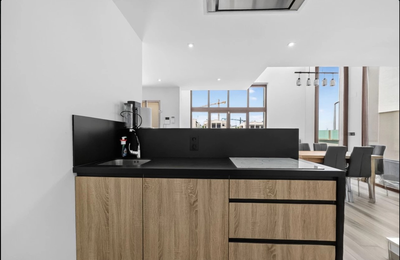 EXCLUSIVE MODERN VILLA WITH PRIVATE POOL, SOLARIUM AND PLOT ON LOS BALCONES – TORREVIEJA