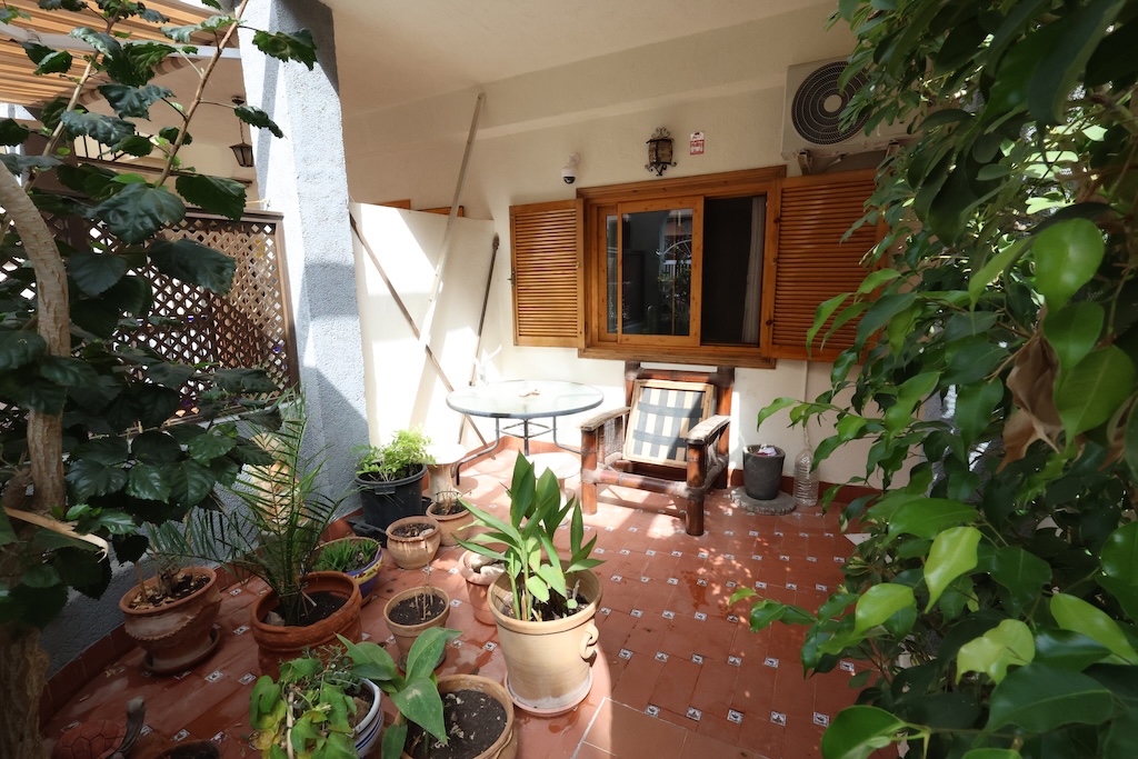 BUNGALOW EN PLANTA BAJA CON AMPLIO JARDÍN A SOLO 400 METROS DE LA PLAYA DEL ACEQUIÓN