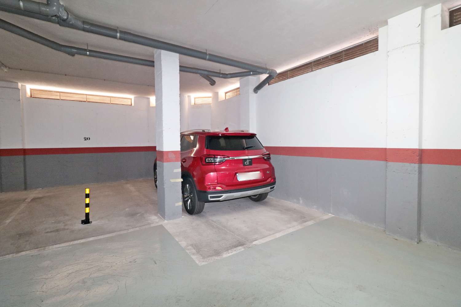 PUOLIKSI UUSI ASUNTO AUTOTALLILLA, VAIN 100 METRIN PÄÄSSÄ ACEQUIÓNIN RANNALTA – ETELÄSUUNTAINEN HUONE JA KAKSI MAKUUHUONETTA
