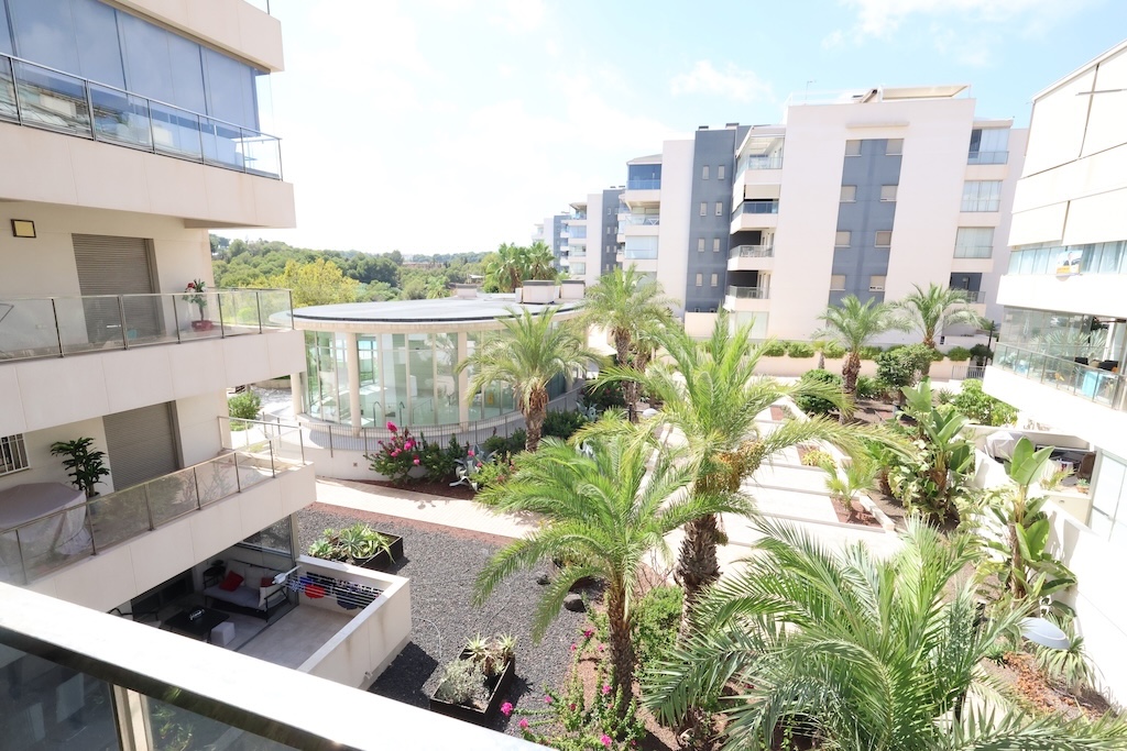 AMPLIO APARTAMENTO DE 2 DORMITORIOS CON GRAN TERRAZA EN GREEN HILLS VILLAMARTÍN
