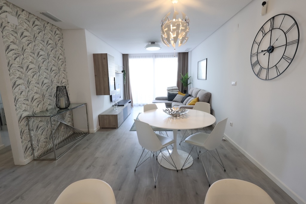 AMPLIO APARTAMENTO DE 2 DORMITORIOS CON GRAN TERRAZA EN GREEN HILLS VILLAMARTÍN