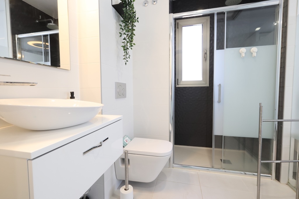AMPLIO APARTAMENTO DE 2 DORMITORIOS CON GRAN TERRAZA EN GREEN HILLS VILLAMARTÍN