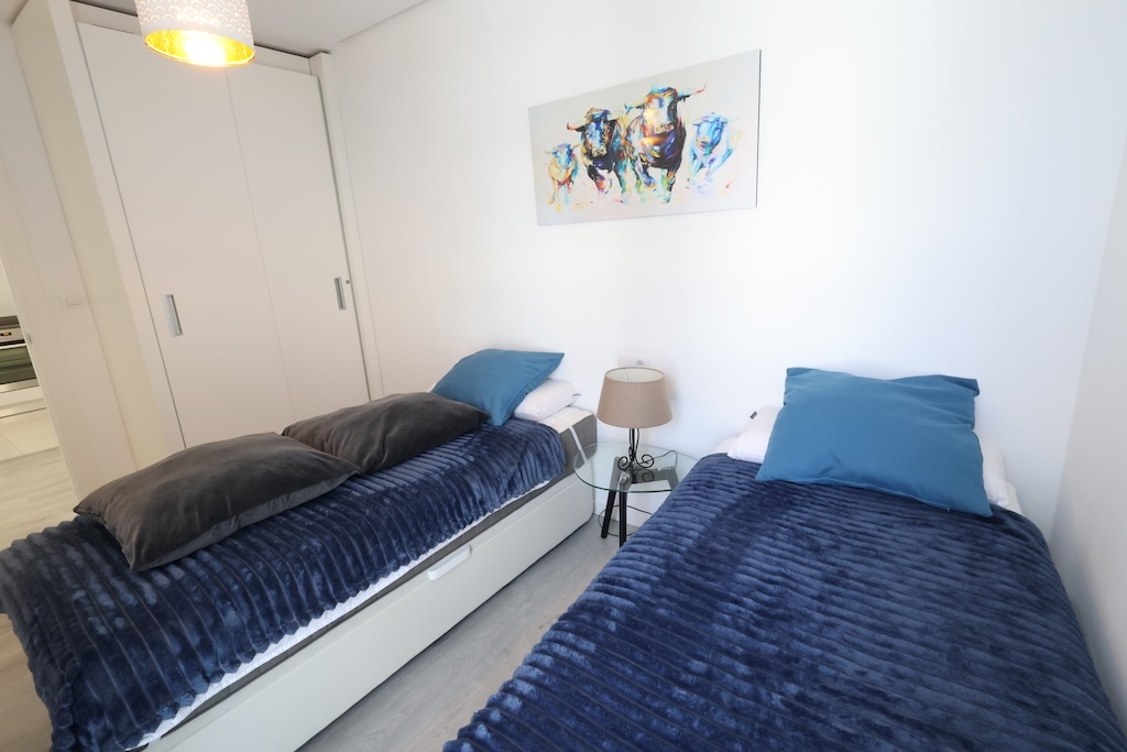 AMPLIO APARTAMENTO DE 2 DORMITORIOS CON GRAN TERRAZA EN GREEN HILLS VILLAMARTÍN