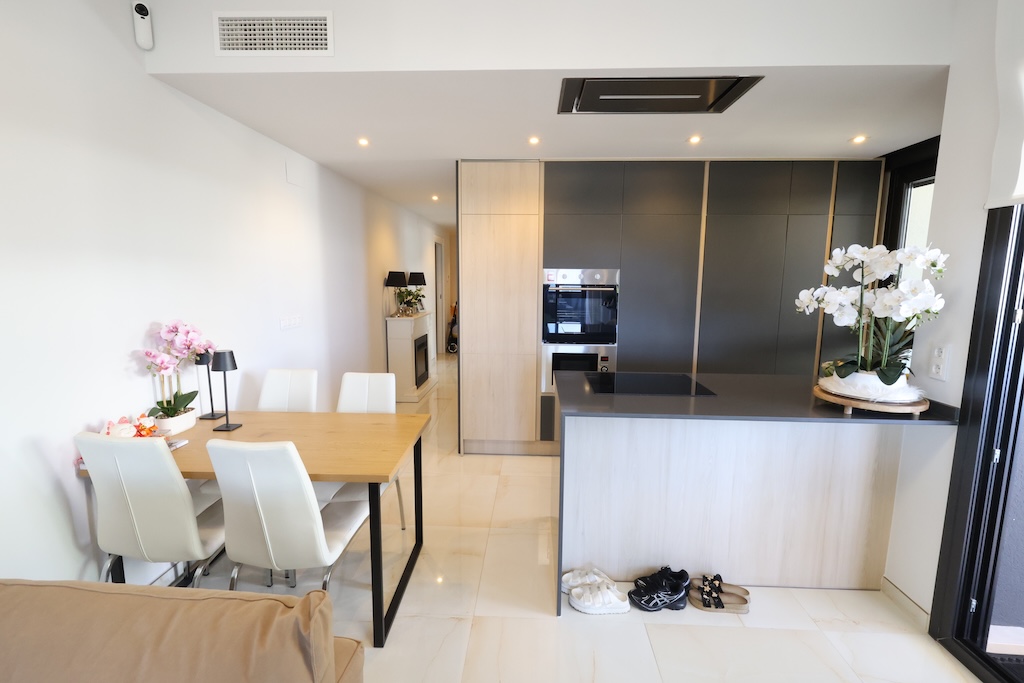 EXCLUSIVO APARTAMENTO EN ESQUINA CON 3 DORMITORIOS, 48 M² DE TERRAZA Y VISTAS AL MAR EN AMANECER DE LUXE