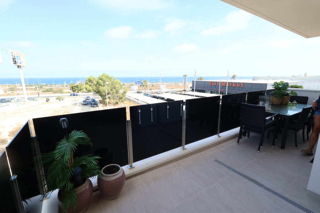 EXCLUSIVO APARTAMENTO EN ESQUINA CON 3 DORMITORIOS, 48 M² DE TERRAZA Y VISTAS AL MAR EN AMANECER DE LUXE
